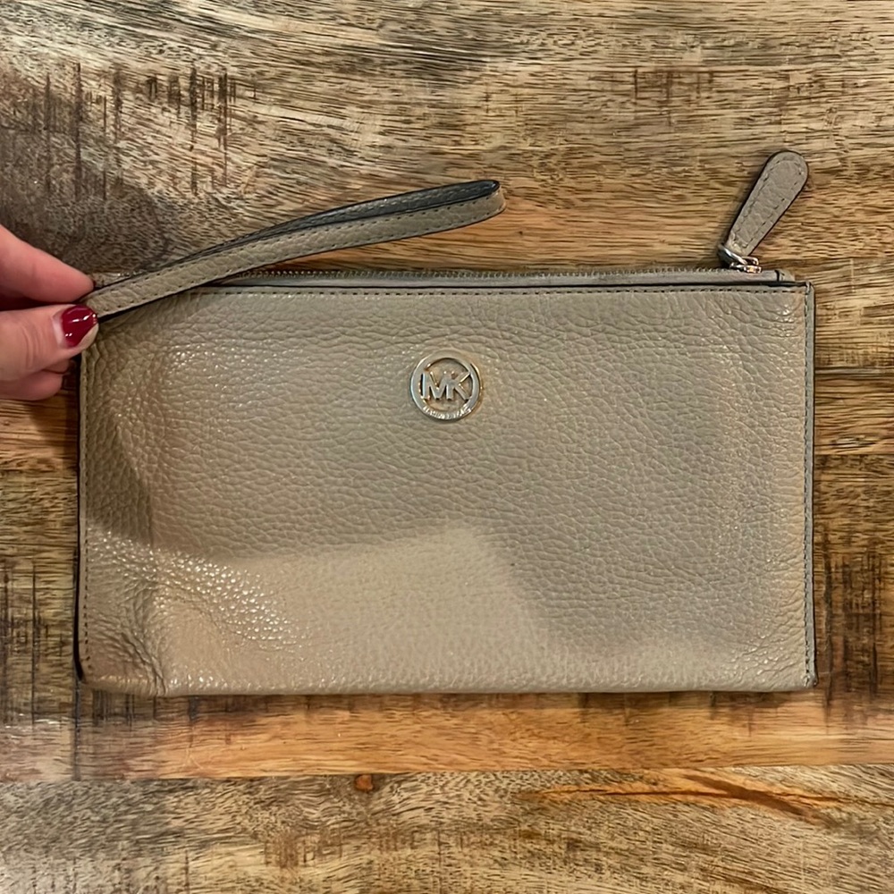 Michael Kors pebble leather wristlet